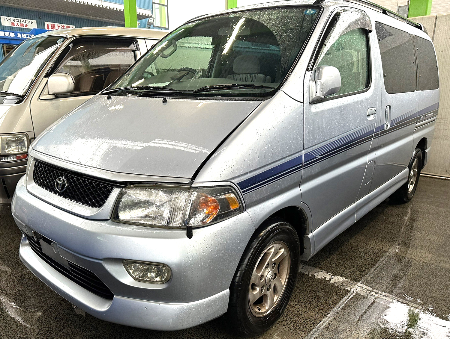 トヨタ ハイエースレジアス