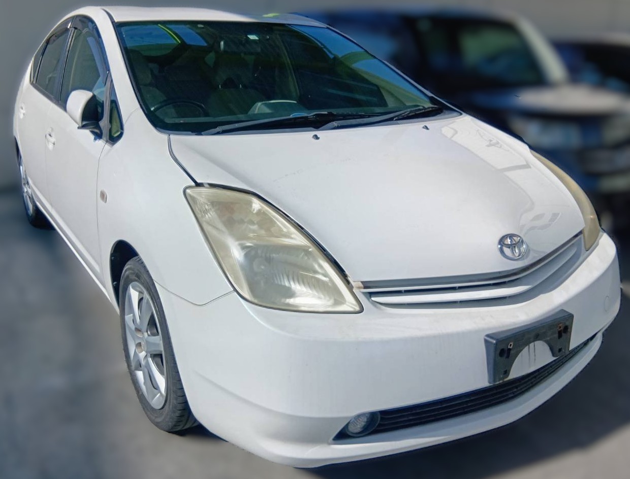 トヨタ プリウス