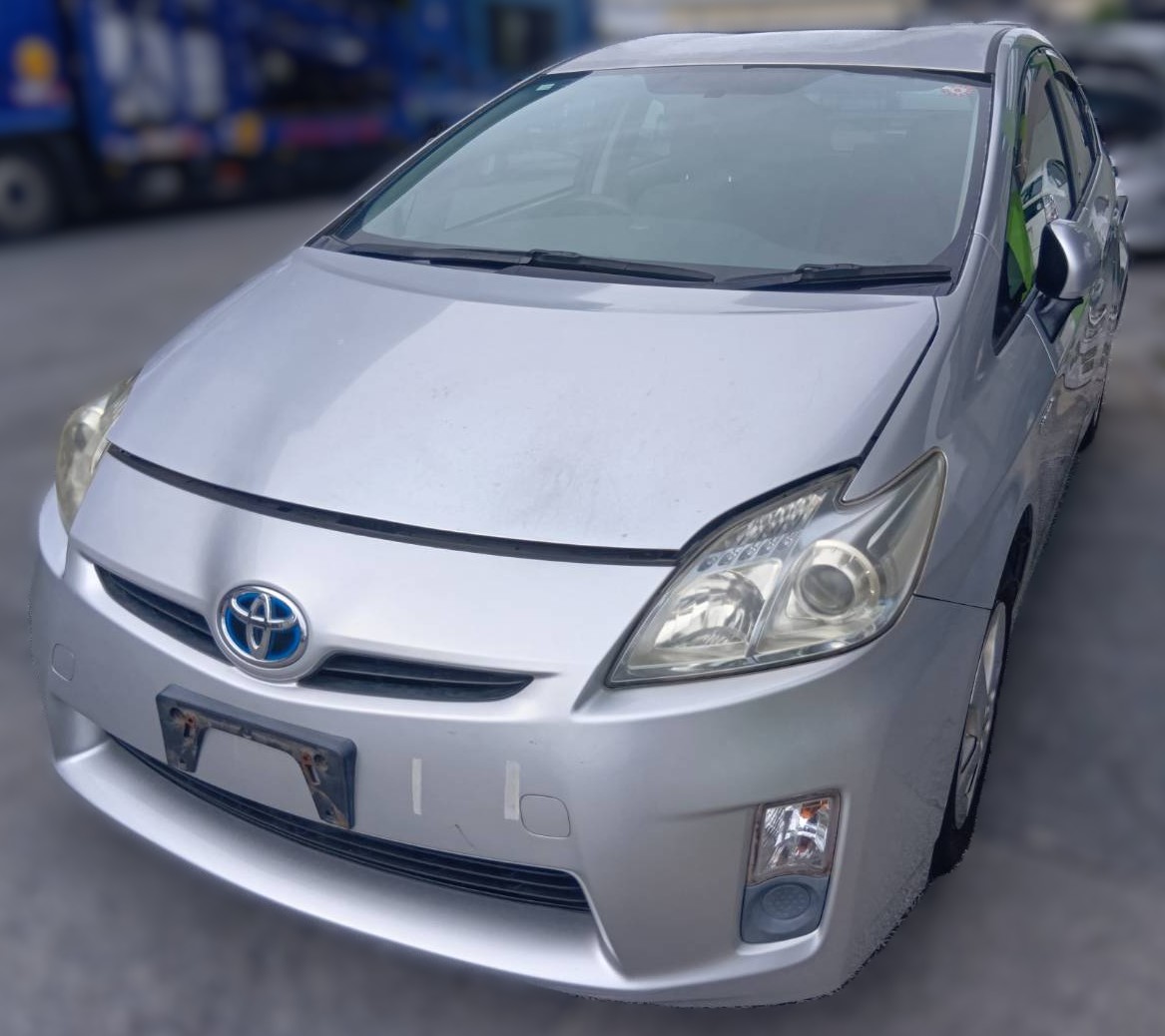 トヨタ プリウス