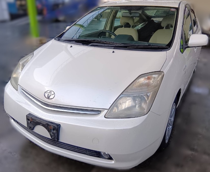 トヨタ プリウス