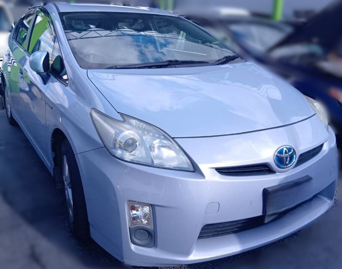 トヨタ プリウス