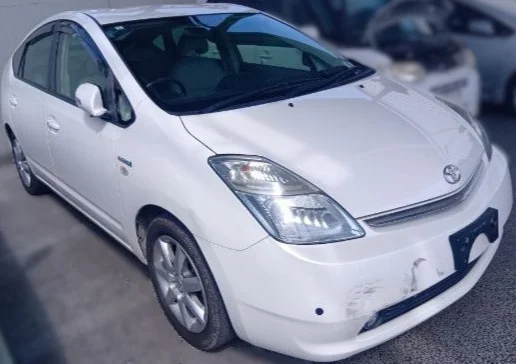 トヨタ プリウス